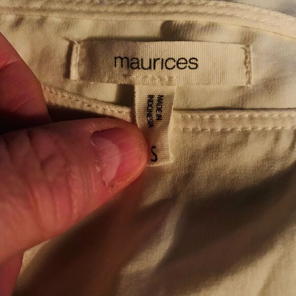Maurices Women's Ivory Blouse Size S - Picture 3 of 3